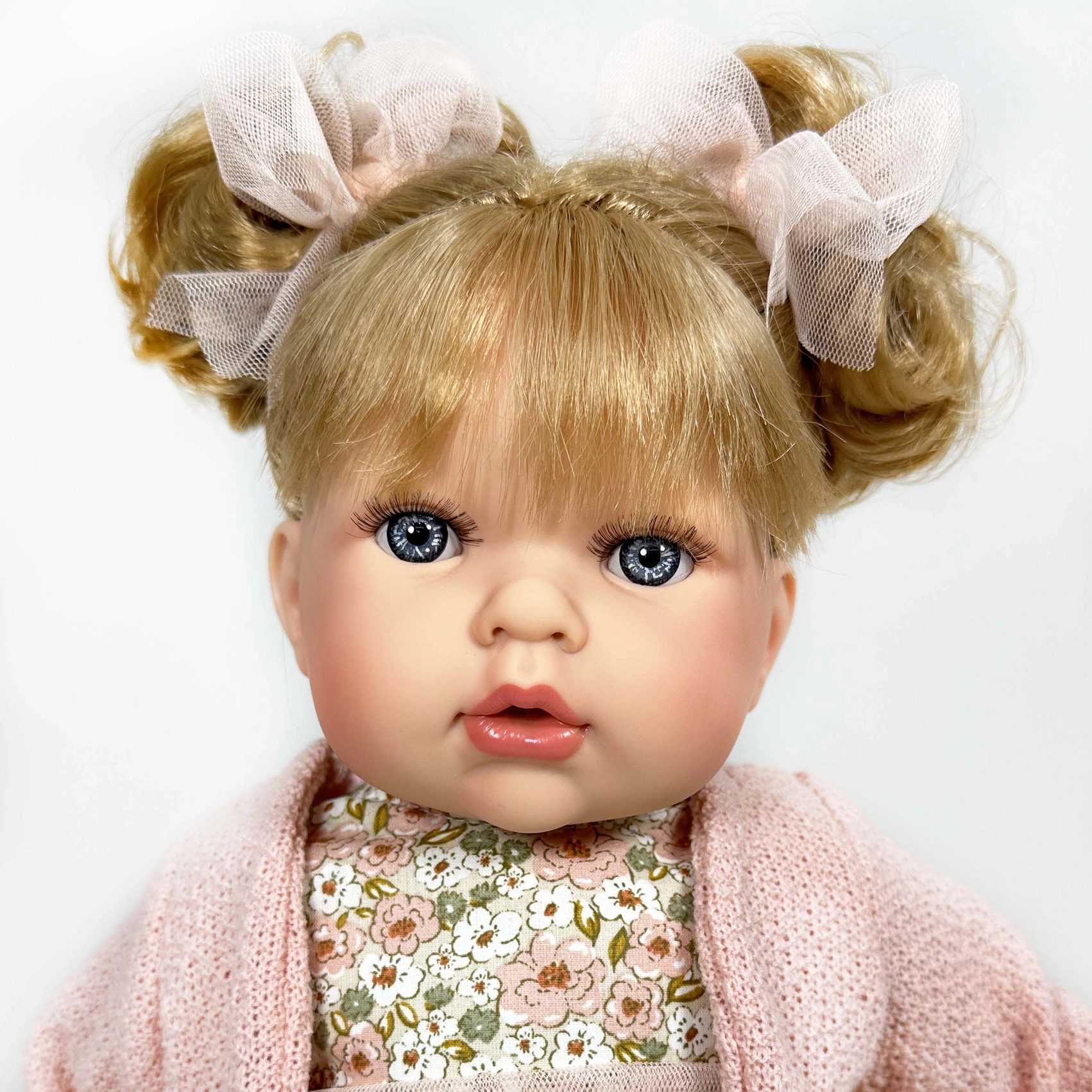 Nines d’Onil Tita Spring Blondie 45cm Doll - Made in Spain - Image 4